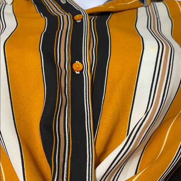 Button down blouse - Picture 4 of 6